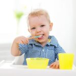 قاشق کودک سیلیکونی دسته چوب بامبو - تصویر 7