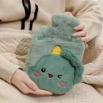 کیسه آب گرم کودک خزدار طرح دایناسور تاج دار - تصویر 3